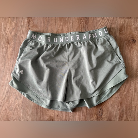 Under Armour Women's Green Play Up 3.0 Athletic Shorts - Picture 4 of 7